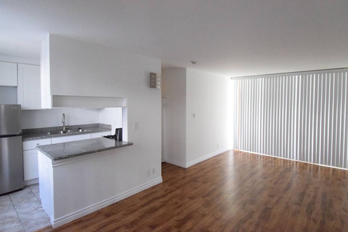 Apartment for rent at 2643 Centinela Ave, Santa Monica, CA 90405