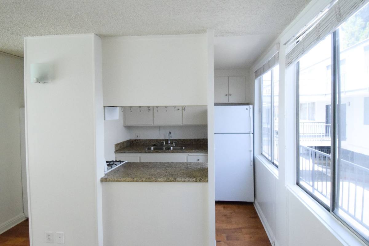 Apartment for rent at 2643 Centinela Ave, Santa Monica, CA 90405