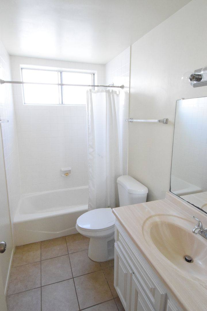 Apartment for rent at 2643 Centinela Ave, Santa Monica, CA 90405