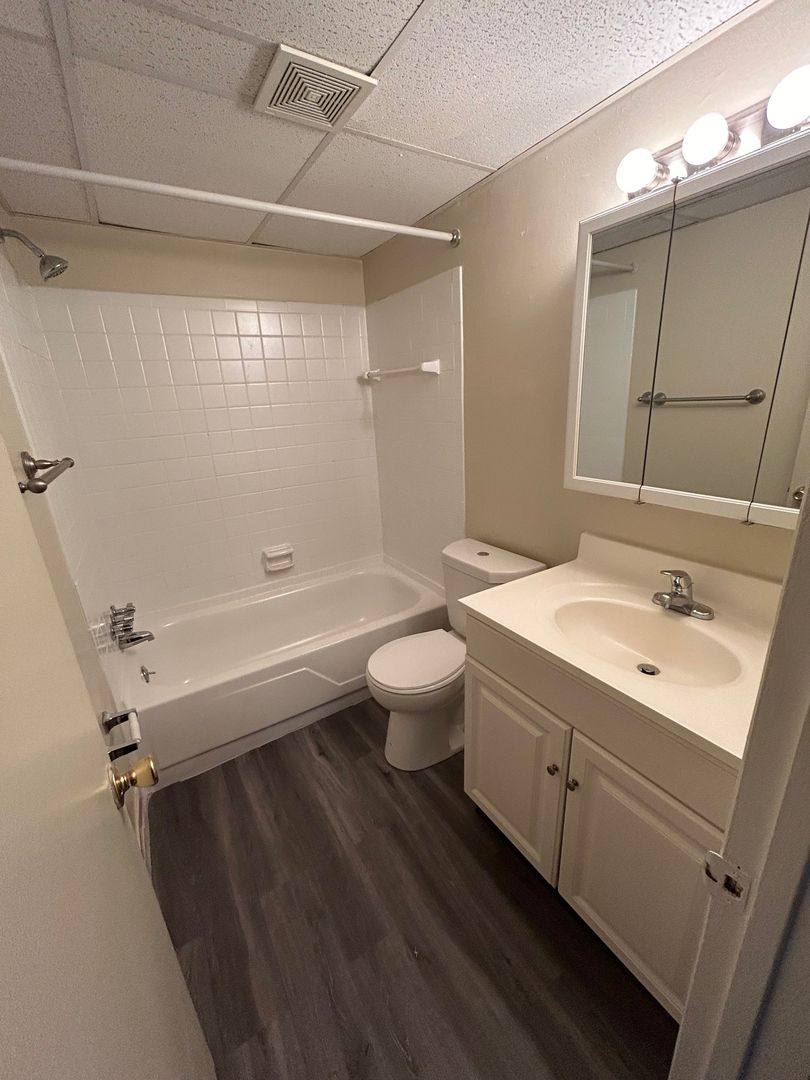 Apartment for rent at 410 E Hinckley Ave, Ridley Park, PA 19078