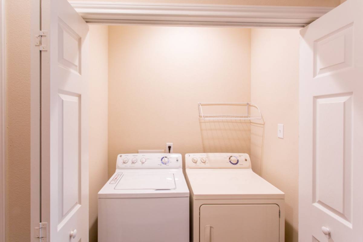 Apartment for rent at 2400 Bryan St, Commerce, TX 75428