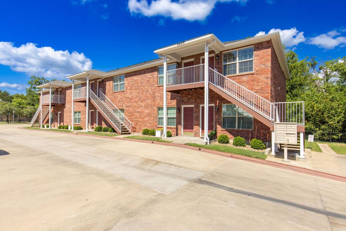 Apartment for rent at 2400 Bryan St, Commerce, TX 75428
