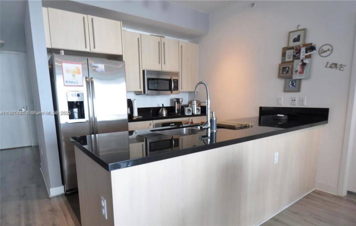 Apartment for rent at 79 SW 12th St S, Miami, FL 33130