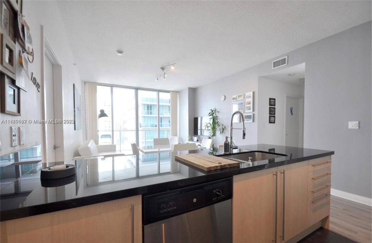Apartment for rent at 79 SW 12th St S, Miami, FL 33130