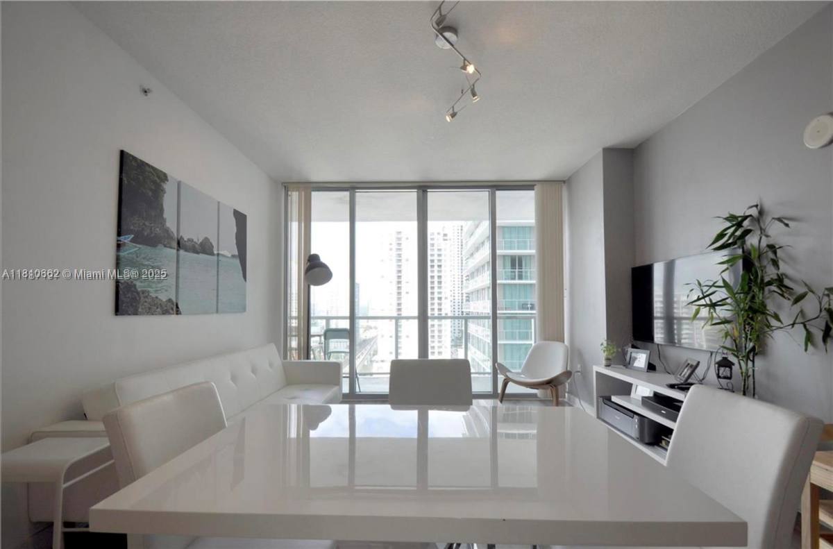 Apartment for rent at 79 SW 12th St S, Miami, FL 33130