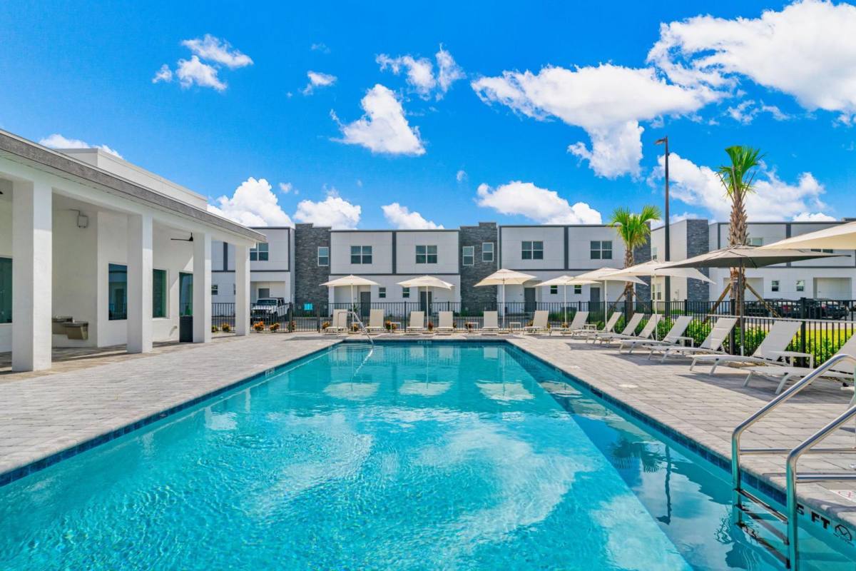 Townhouse for rent at 384 Famagusta Dr, Davenport, FL 33896