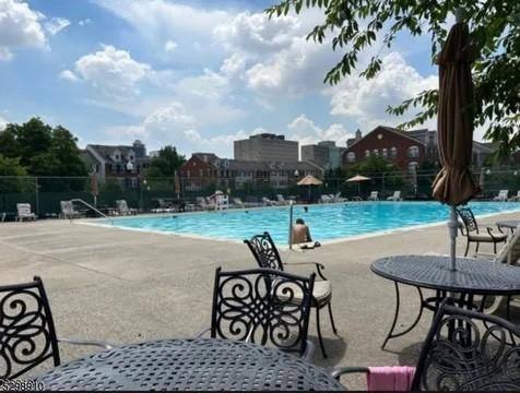 Townhouse for rent at 157 W Market St, Newark, NJ 07103