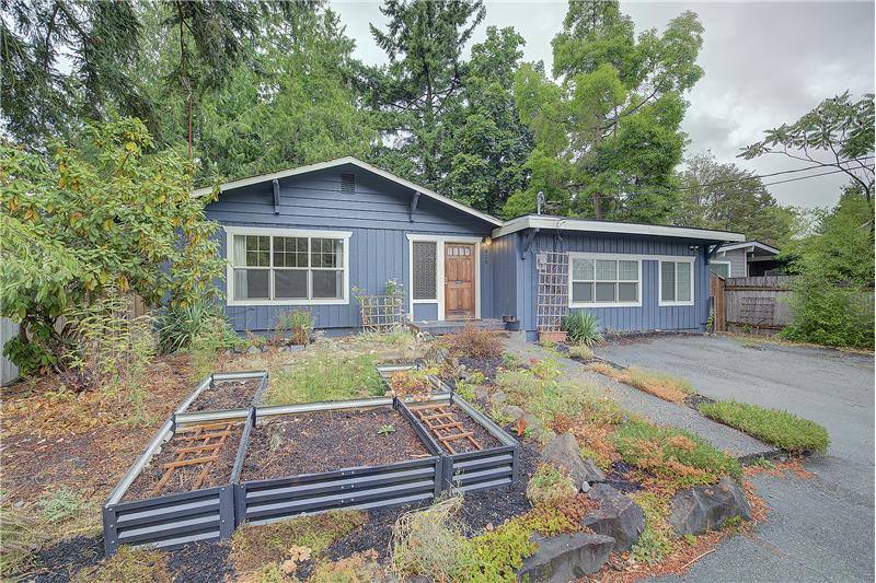 House for rent at 816 NE 120th St, Seattle, WA 98125