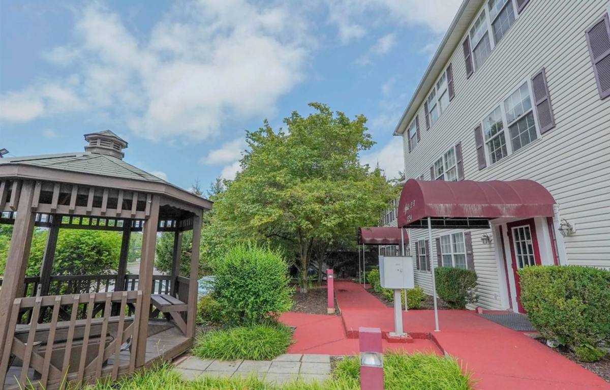 1324 N Main St, Blacksburg, VA 24060 - Apartment For Rent - Image 10