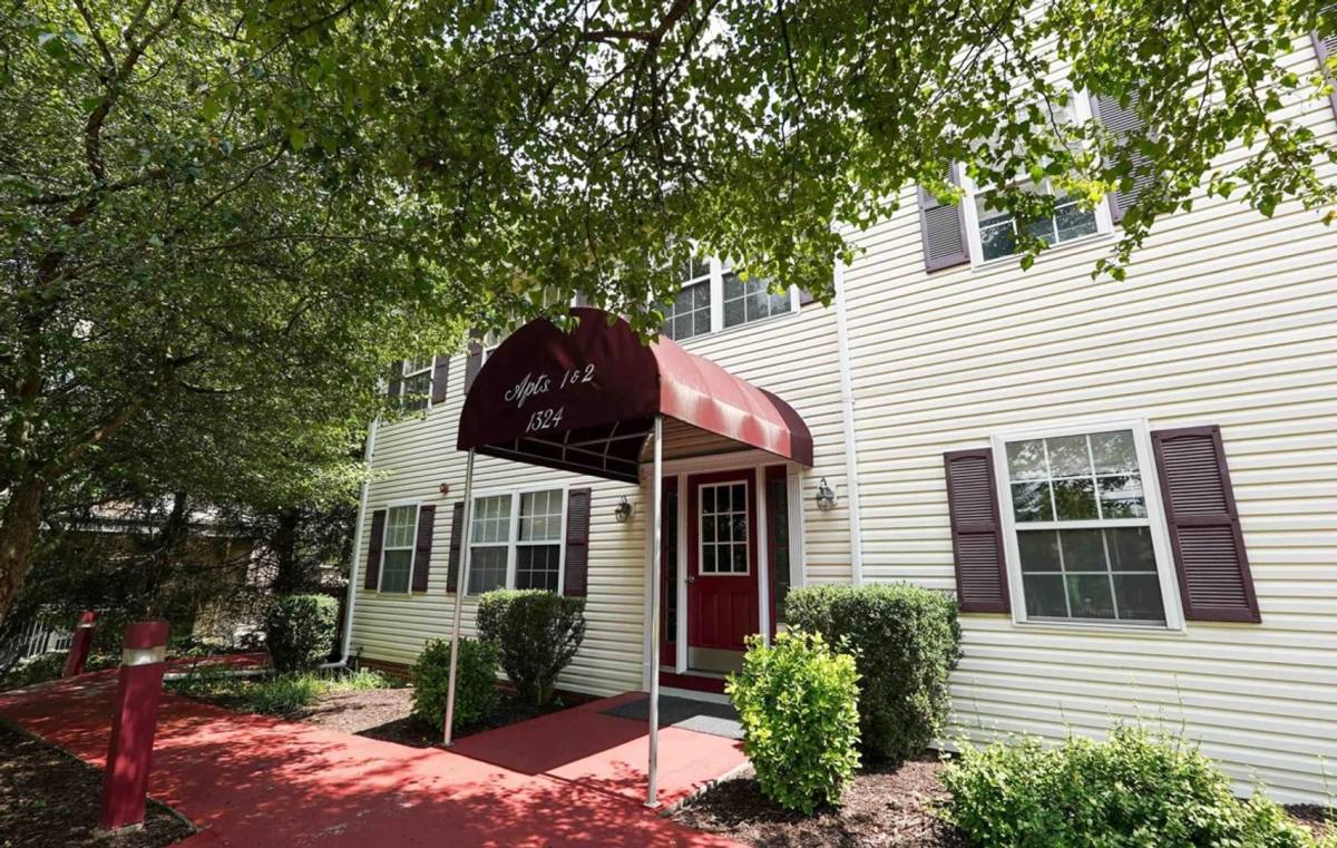 1324 N Main St, Blacksburg, VA 24060 - Apartment For Rent - Image 9