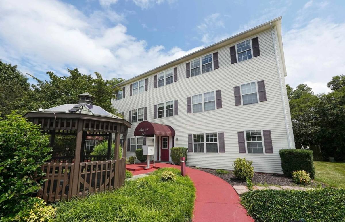 1324 N Main St, Blacksburg, VA 24060 - Apartment For Rent - Image 7