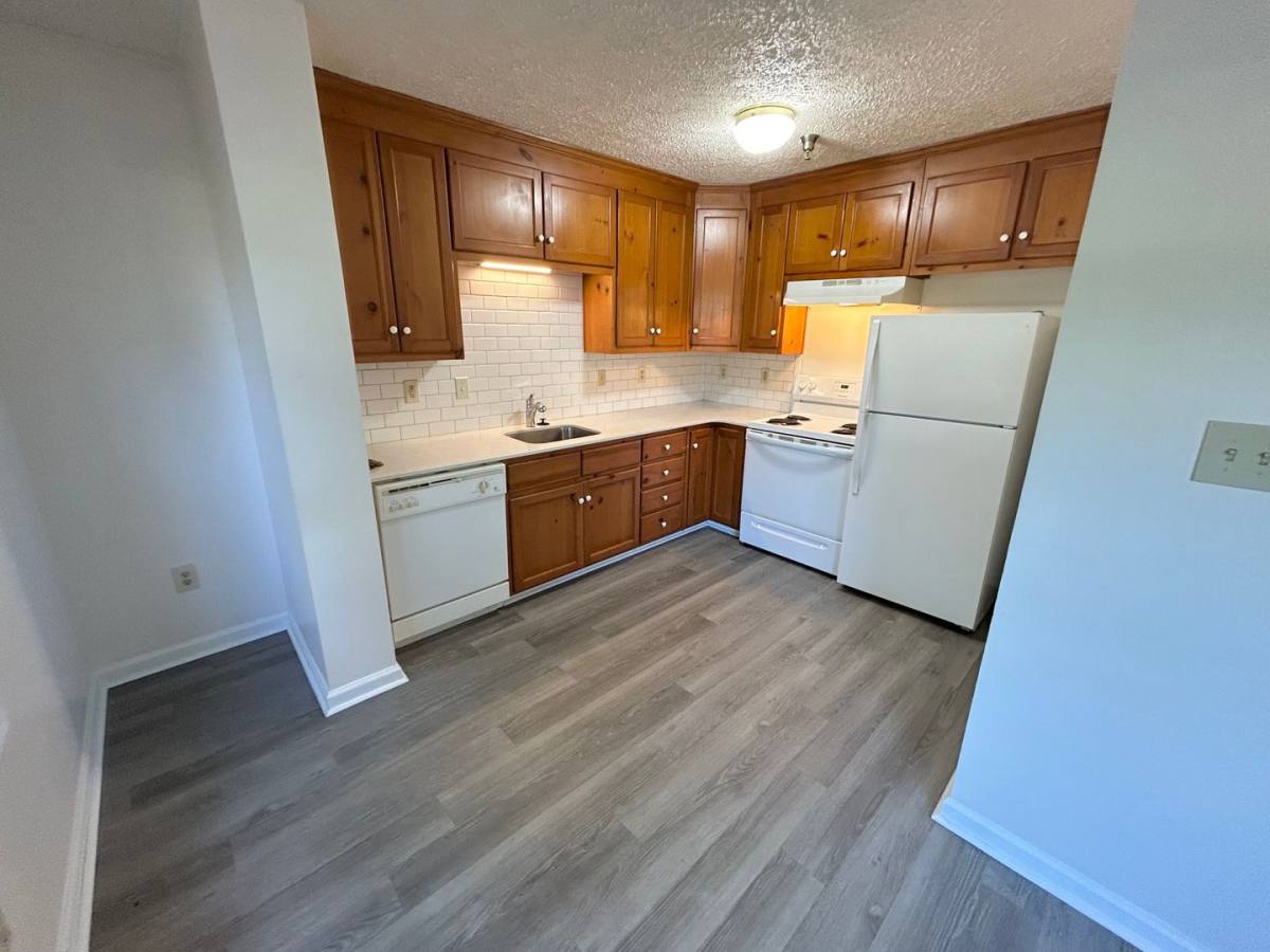 1324 N Main St, Blacksburg, VA 24060 - Apartment For Rent - Image 2