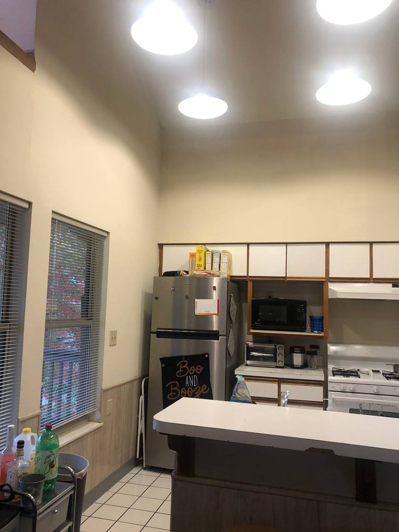 Apartment for rent at 195 E 16th Ave, Columbus, OH 43201