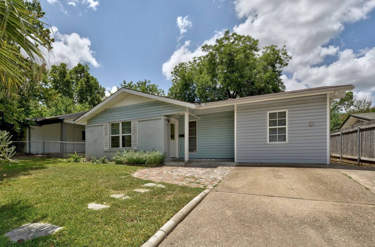 Apartment for rent at 129 Coleman St, Austin, TX 78704