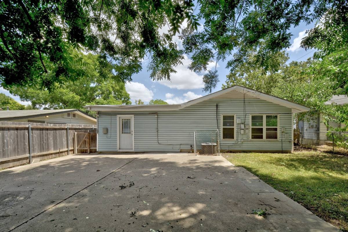 Apartment for rent at 129 Coleman St, Austin, TX 78704