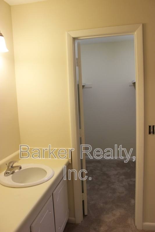 Apartment for rent at 203-3D E Ransom St, Fuquay Varina, NC 27526