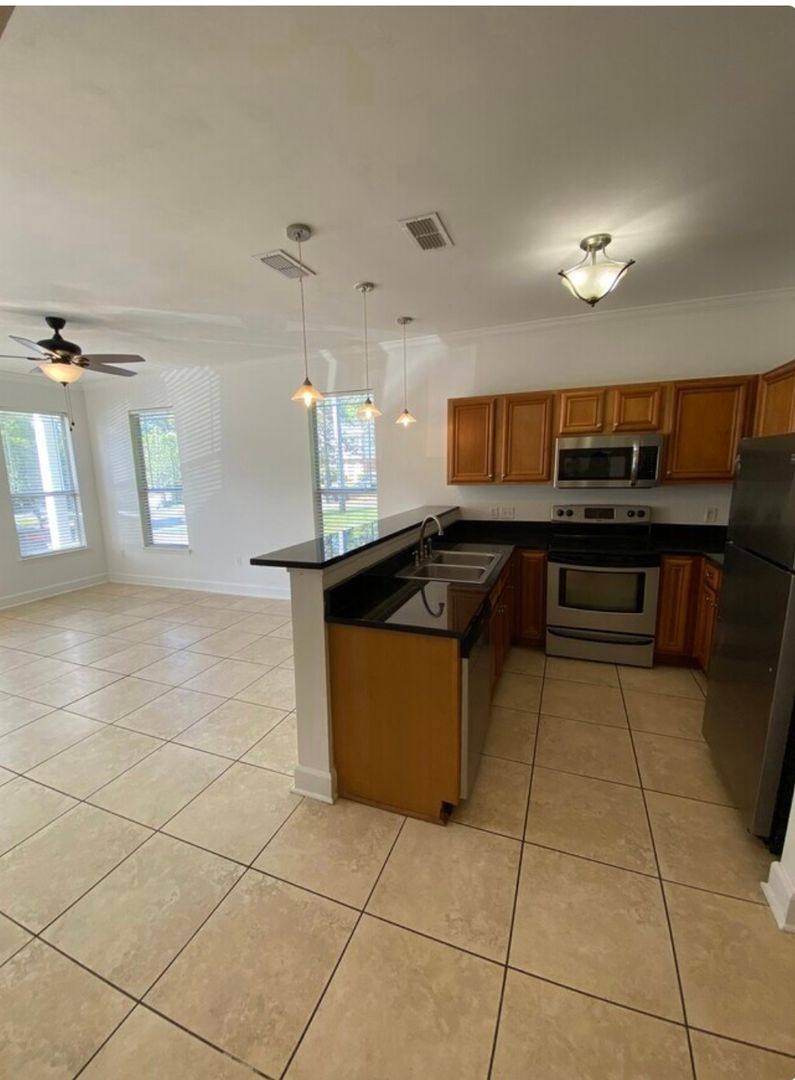 Townhouse for rent at 1417 Pullen Rd, Tallahassee, FL 32304
