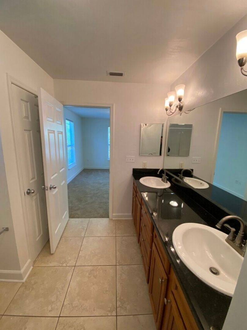 Townhouse for rent at 1417 Pullen Rd, Tallahassee, FL 32304