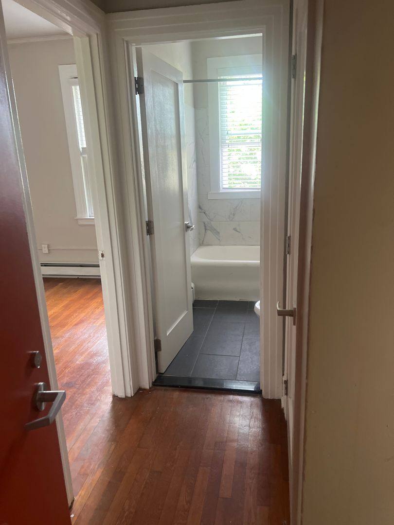 Apartment for rent at 16 Evergreen Ave, Hartford, CT 06105