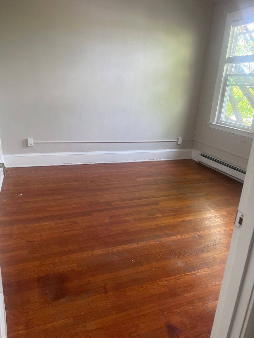 Apartment for rent at 16 Evergreen Ave, Hartford, CT 06105