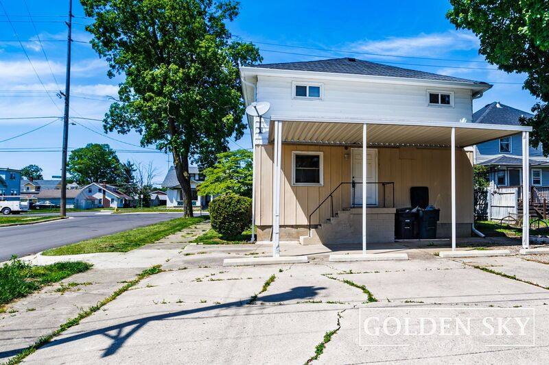Apartment for rent at 1925 W Jackson St #2, Muncie, IN 47304