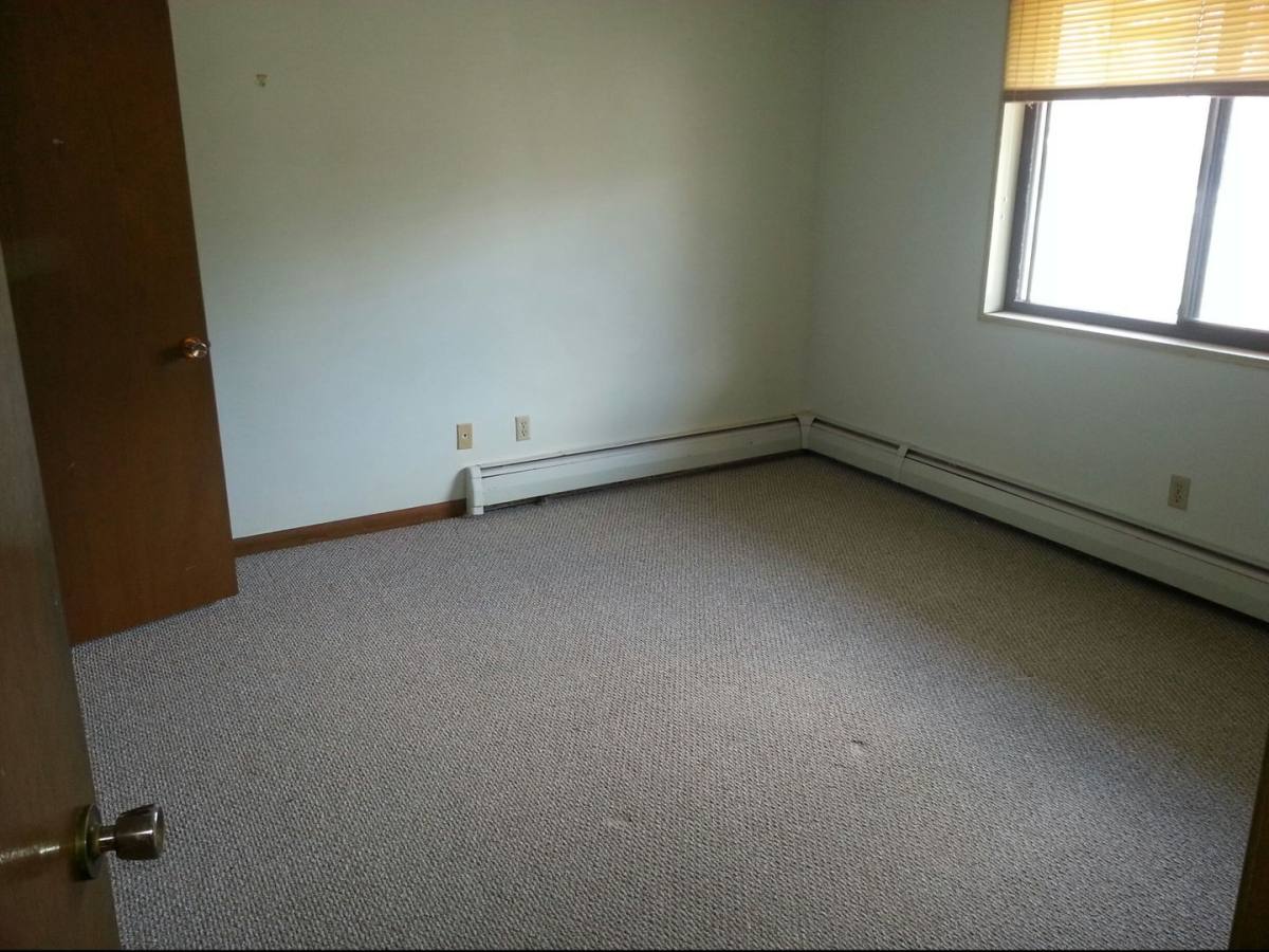 Apartment for rent at 2714 Wayne Ave, Iowa City, IA 52240