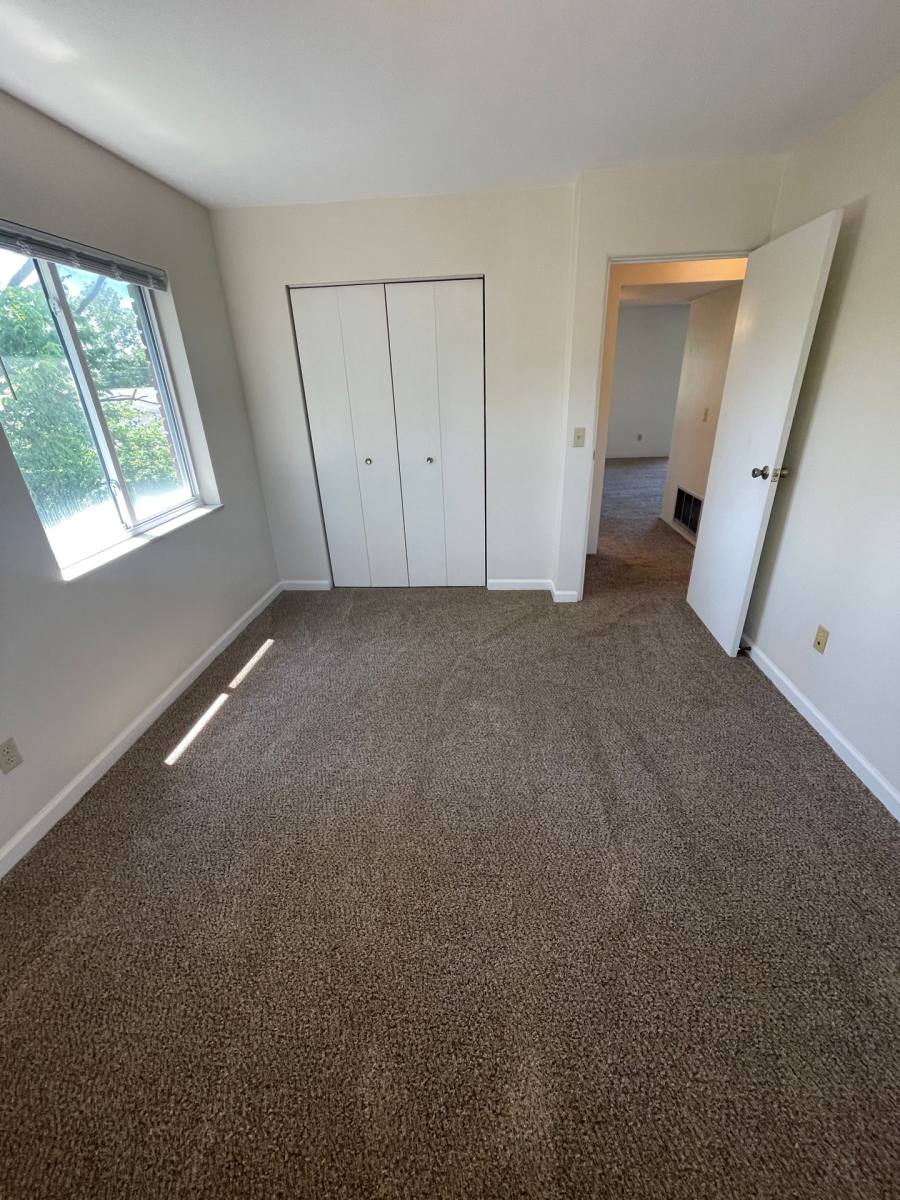 Apartment for rent at 1516 S Dorchester Dr, Bloomington, IN 47401