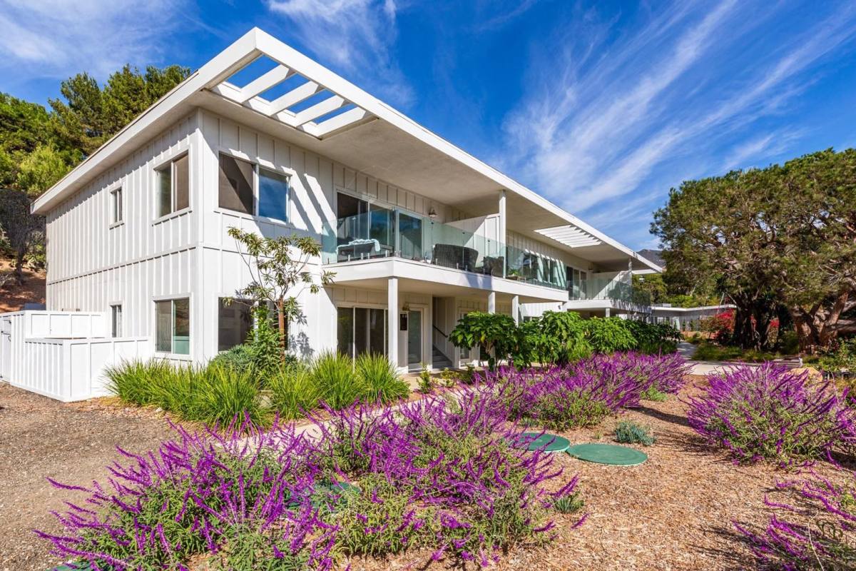 Apartment for rent at 6453 Sycamore Meadows Dr, Malibu, CA 90265