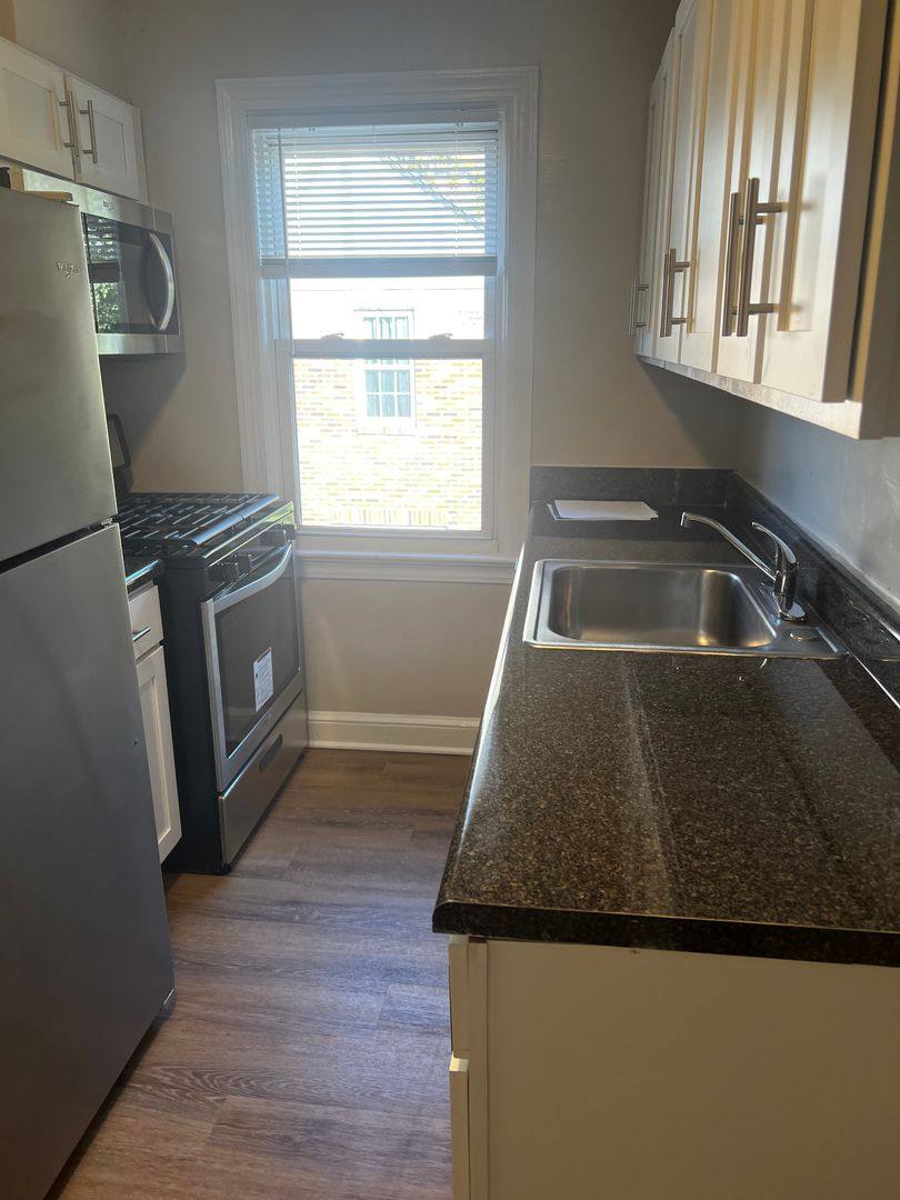 Apartment for rent at 8505 Flower Ave, Takoma Park, MD 20912