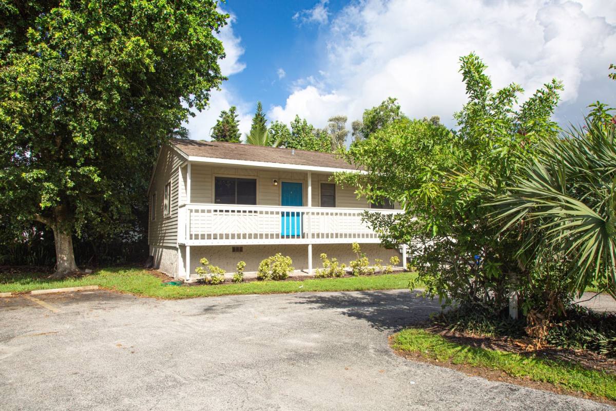 Apartment for rent at 2445 Thomasson Dr, Naples, FL 34112