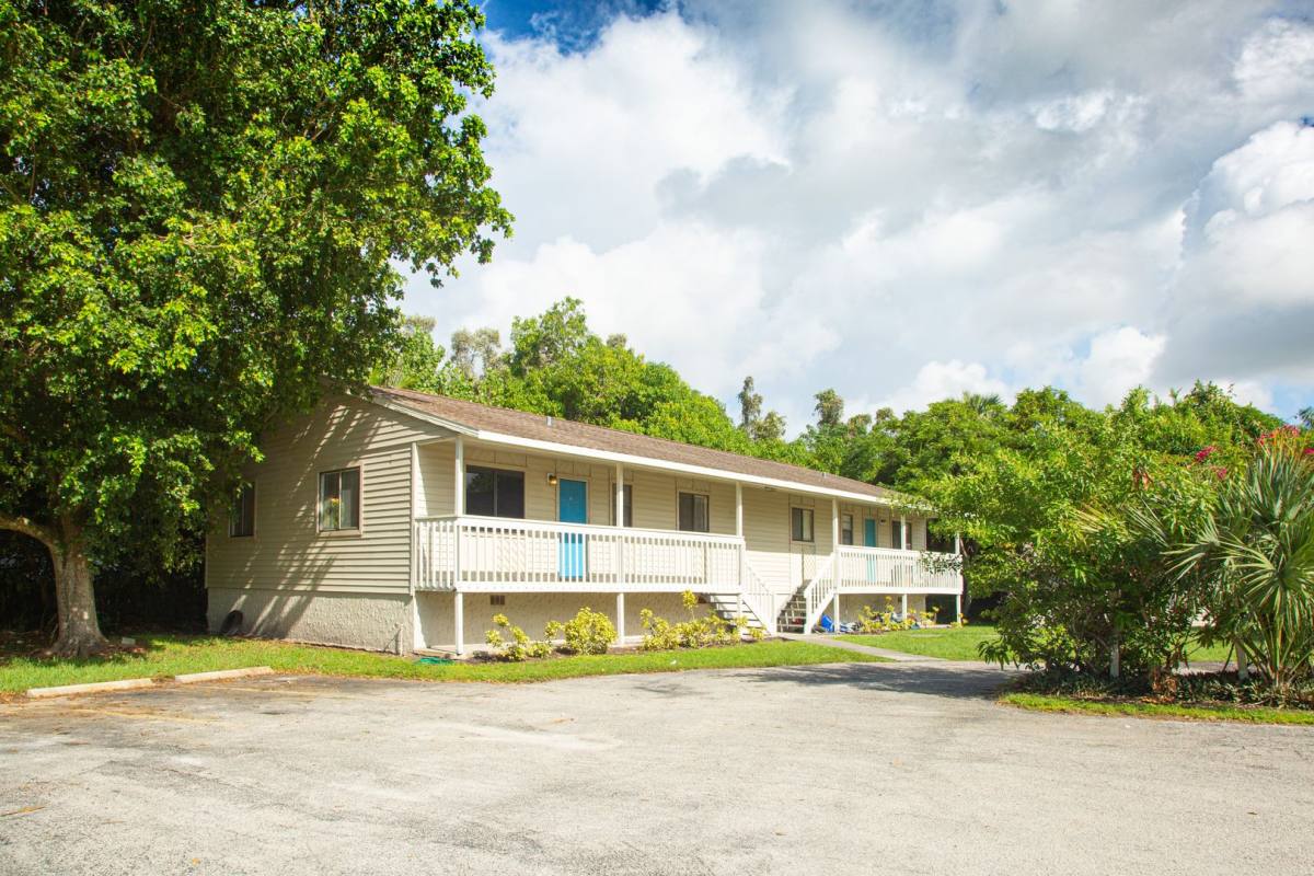 Apartment for rent at 2445 Thomasson Dr, Naples, FL 34112