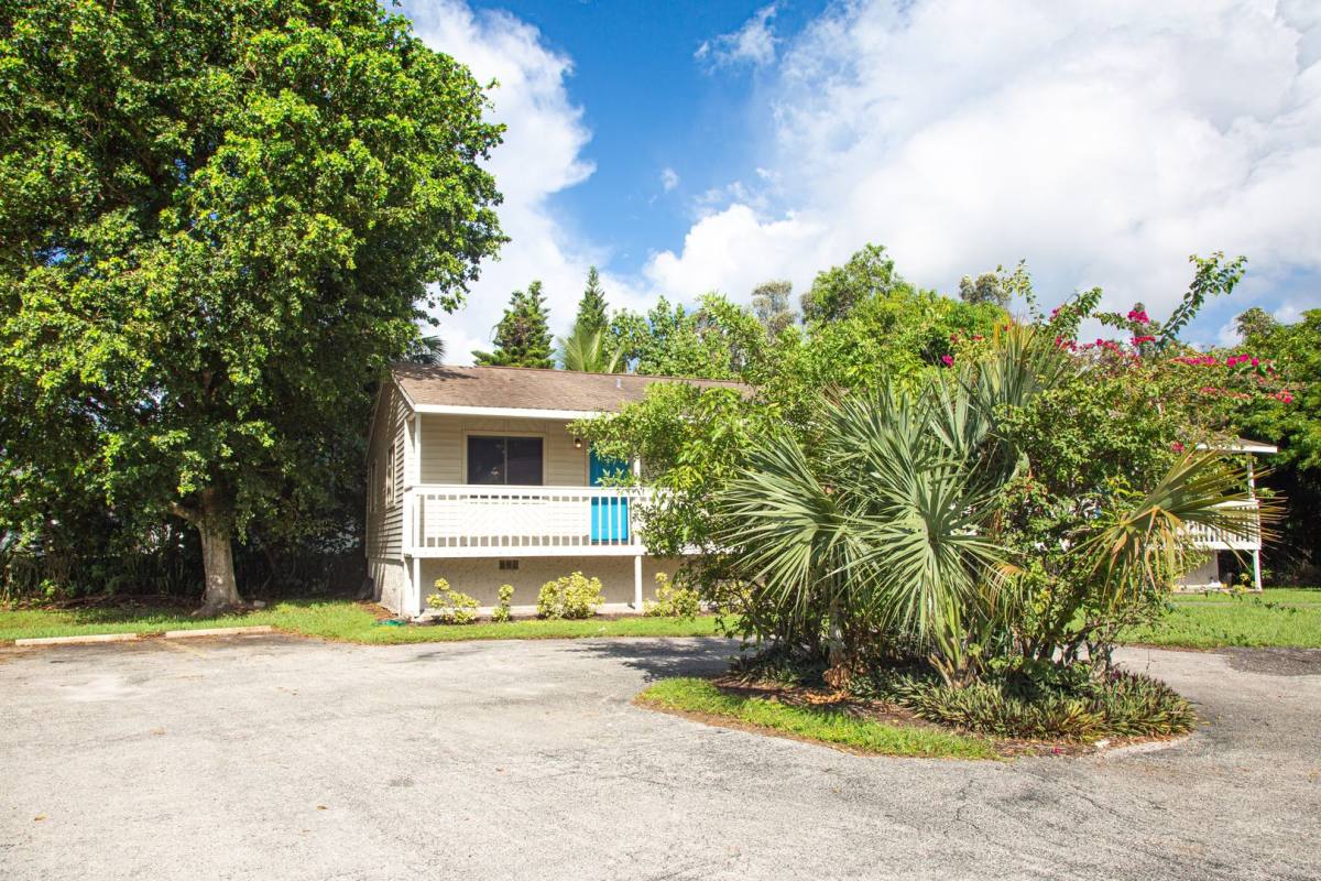 Apartment for rent at 2445 Thomasson Dr, Naples, FL 34112