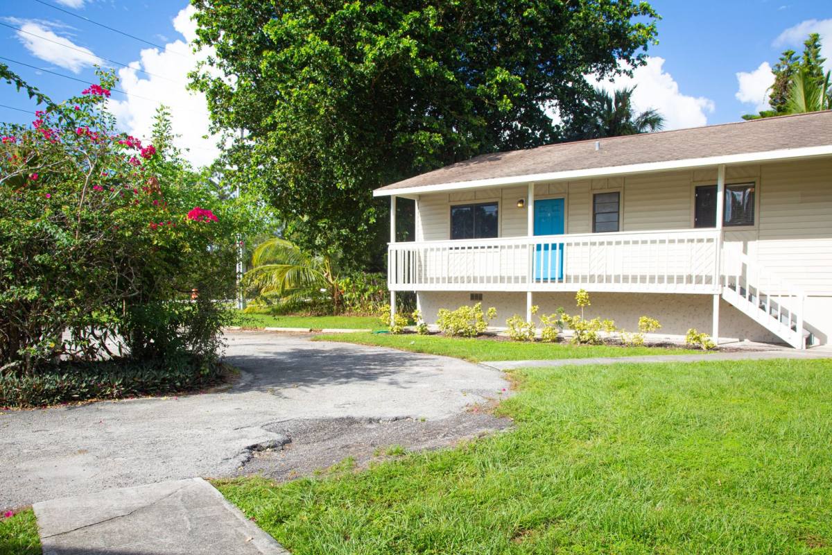 Apartment for rent at 2445 Thomasson Dr, Naples, FL 34112