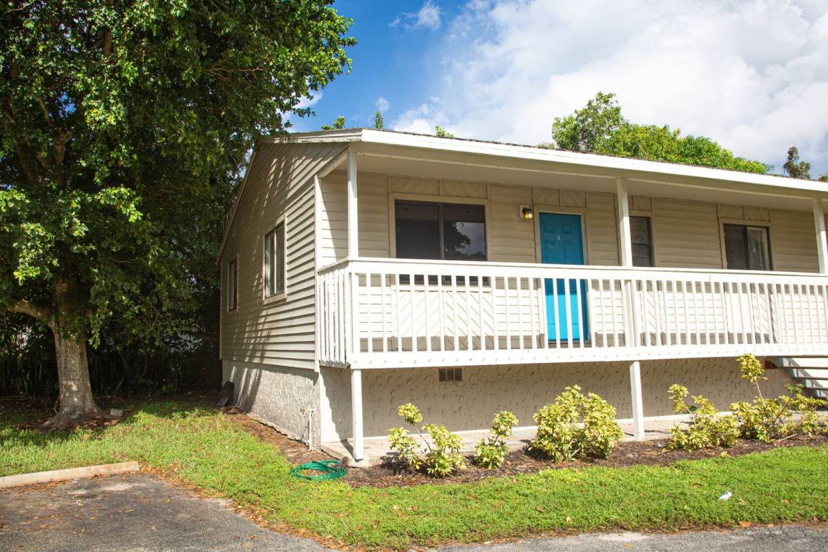 Apartment for rent at 2445 Thomasson Dr, Naples, FL 34112