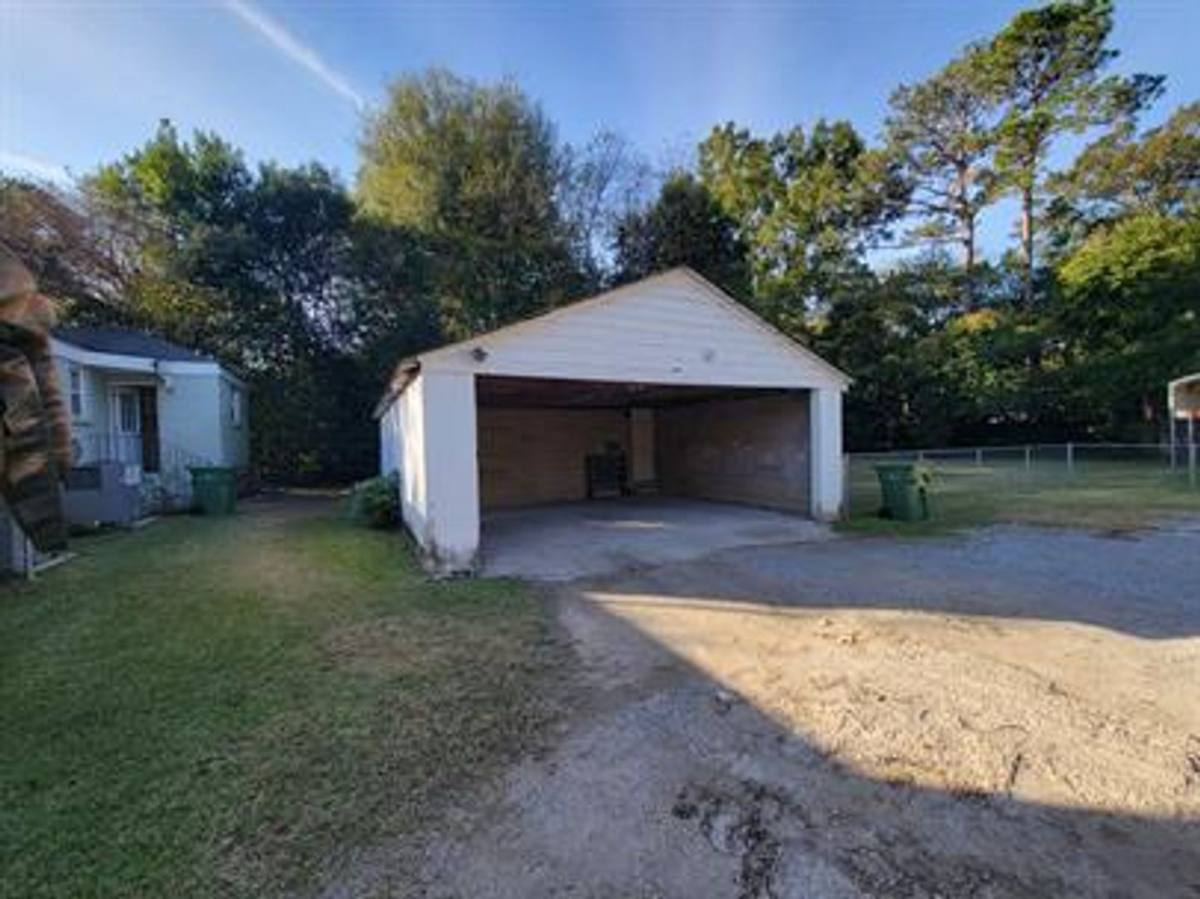 Apartment for rent at 7 Calhoun Rd, Montgomery, AL 36109
