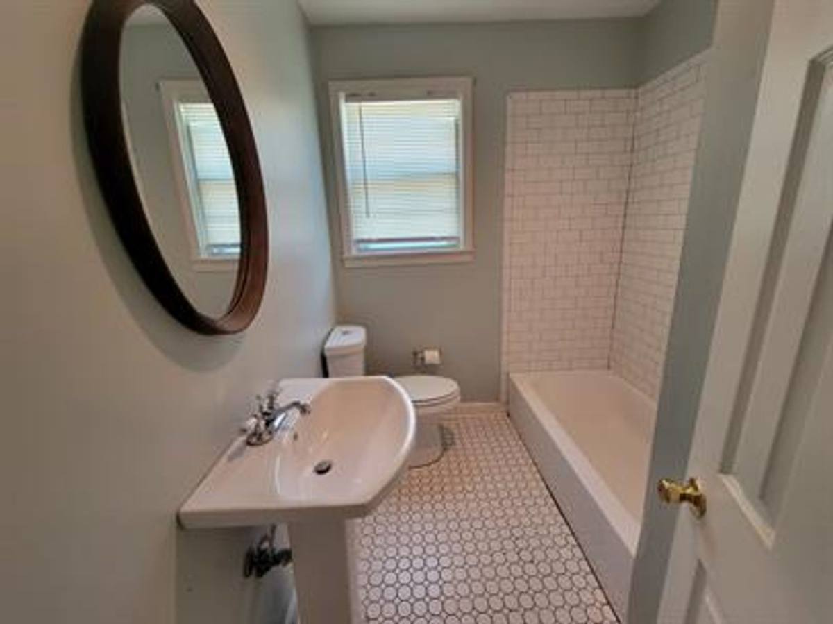 Apartment for rent at 7 Calhoun Rd, Montgomery, AL 36109
