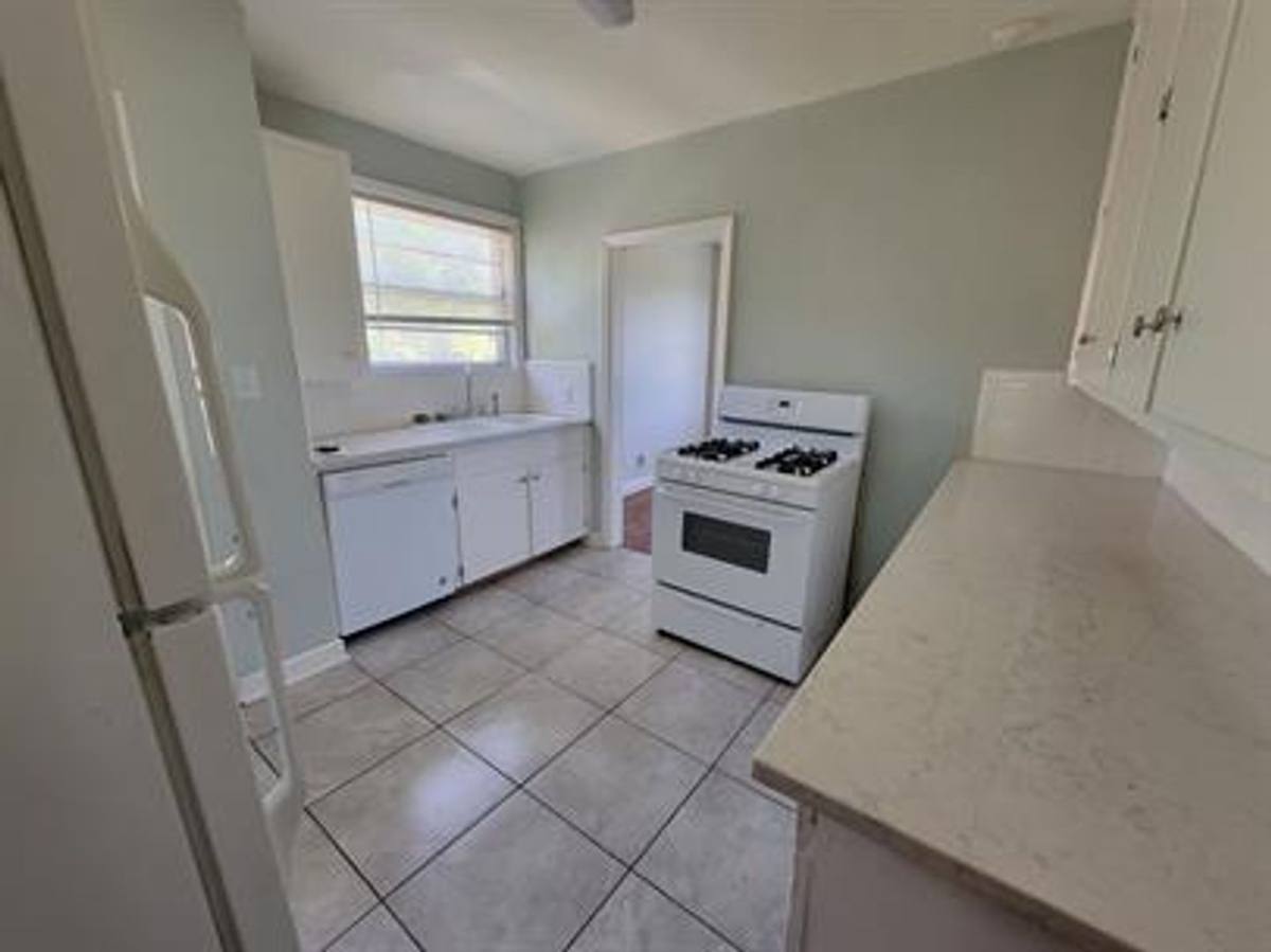Apartment for rent at 7 Calhoun Rd, Montgomery, AL 36109