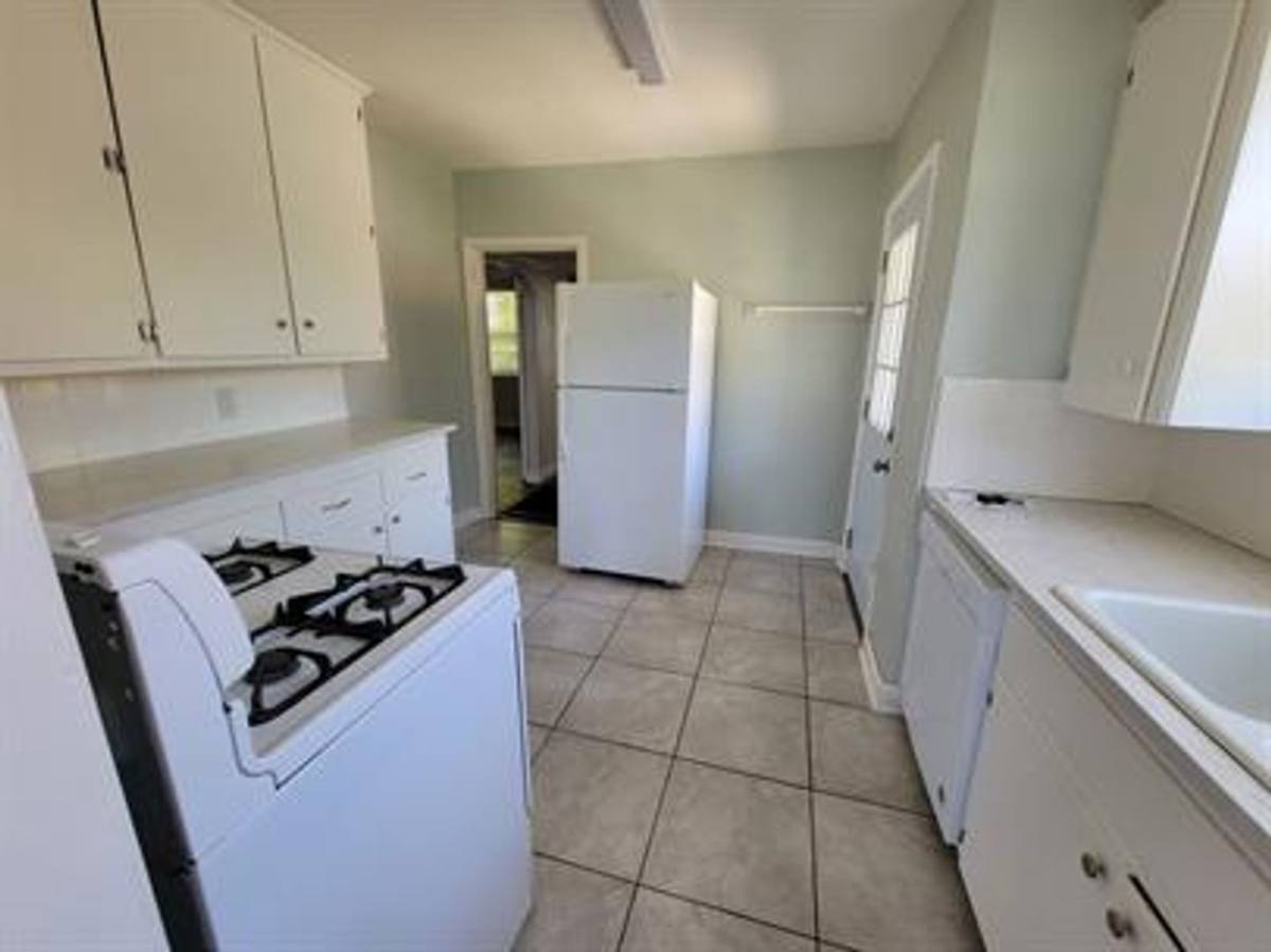Apartment for rent at 7 Calhoun Rd, Montgomery, AL 36109