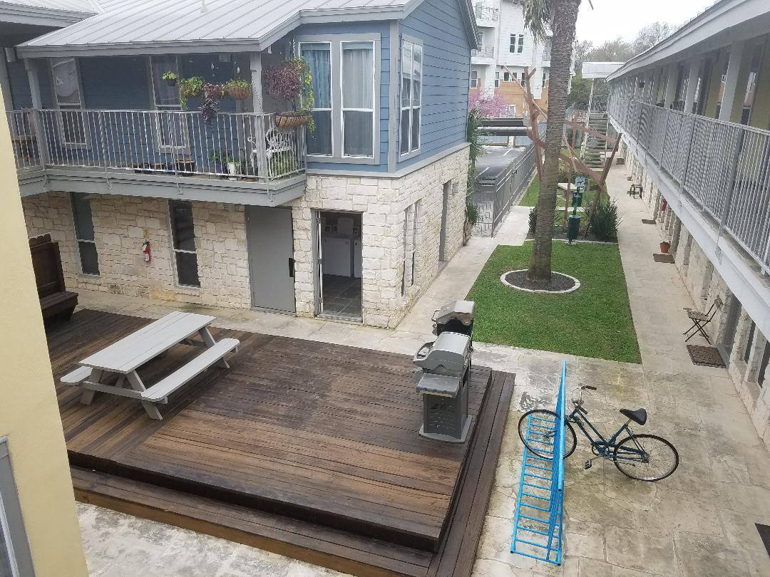 Apartment for rent at 2526 Durwood St, Austin, TX 78704