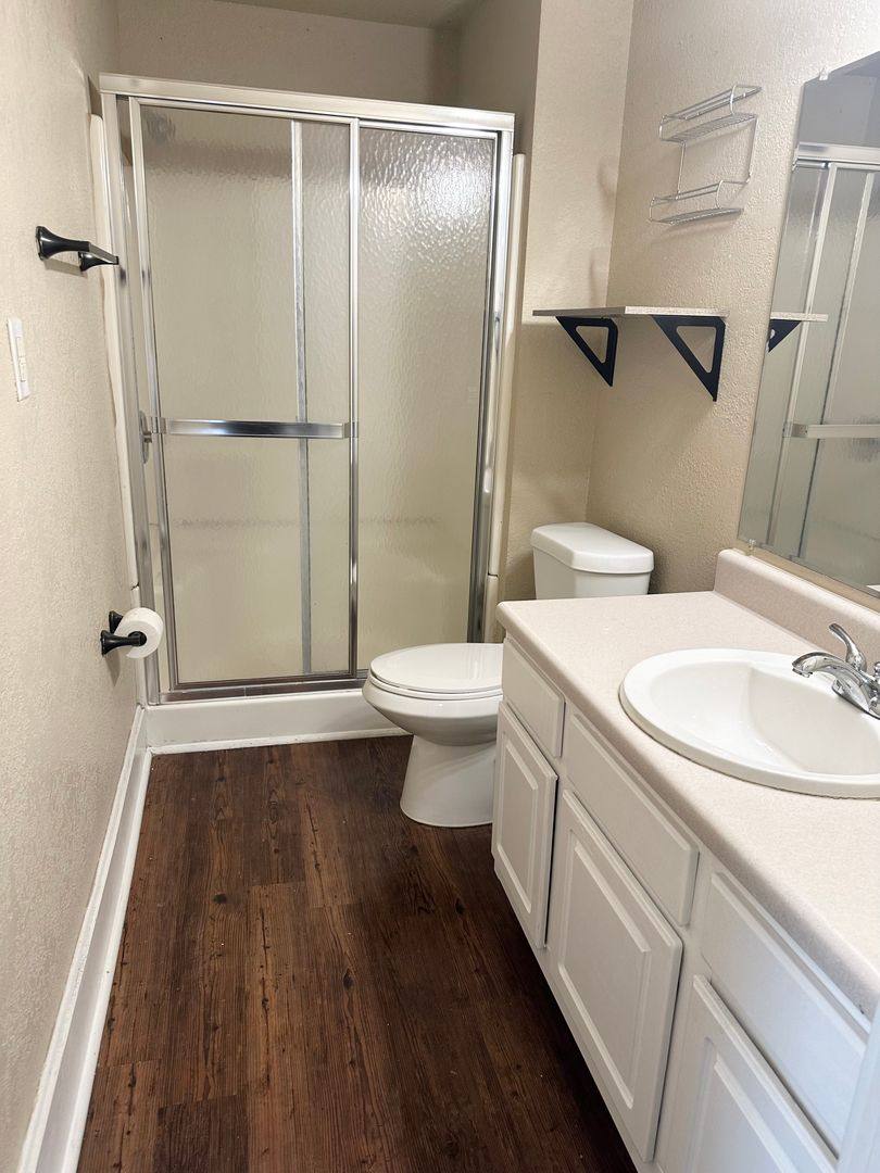 Apartment for rent at 823 S Jefferson Ave, Springfield, MO 65806