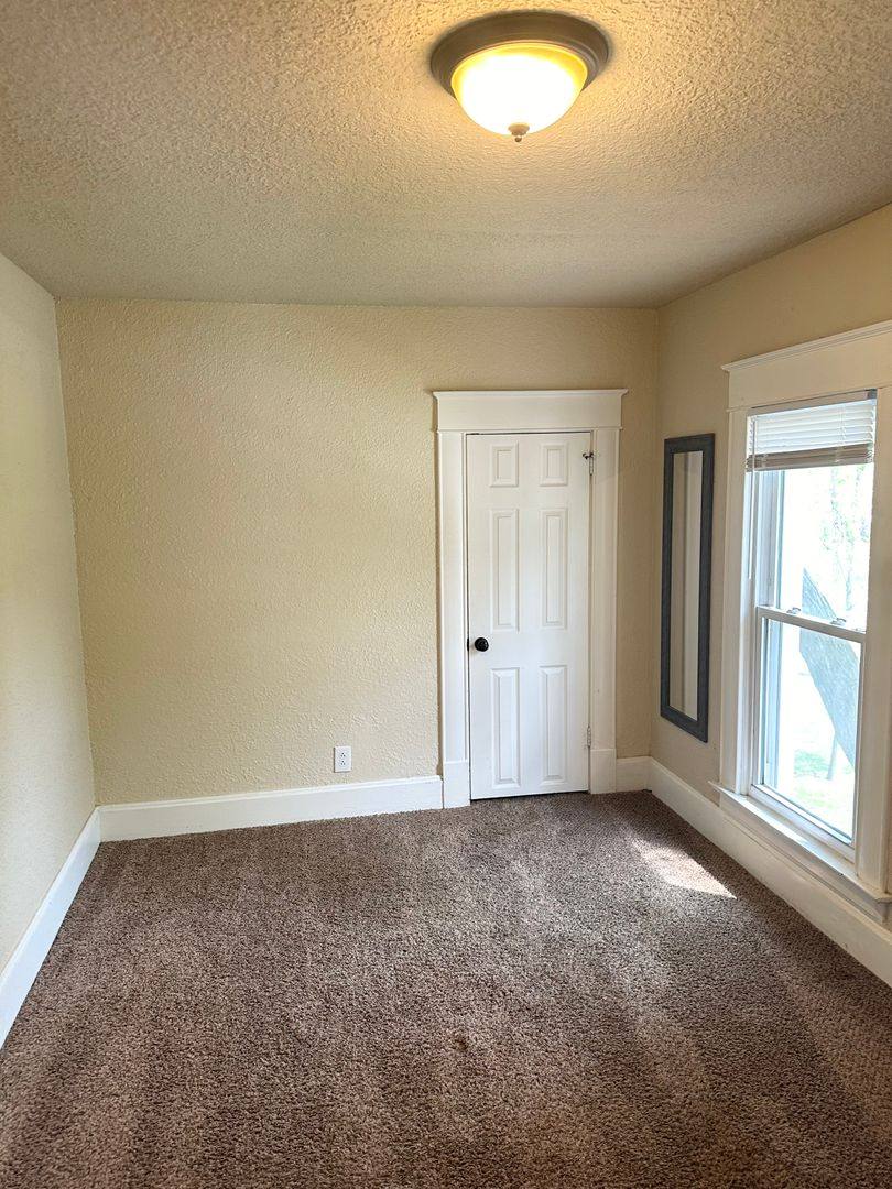 Apartment for rent at 823 S Jefferson Ave, Springfield, MO 65806