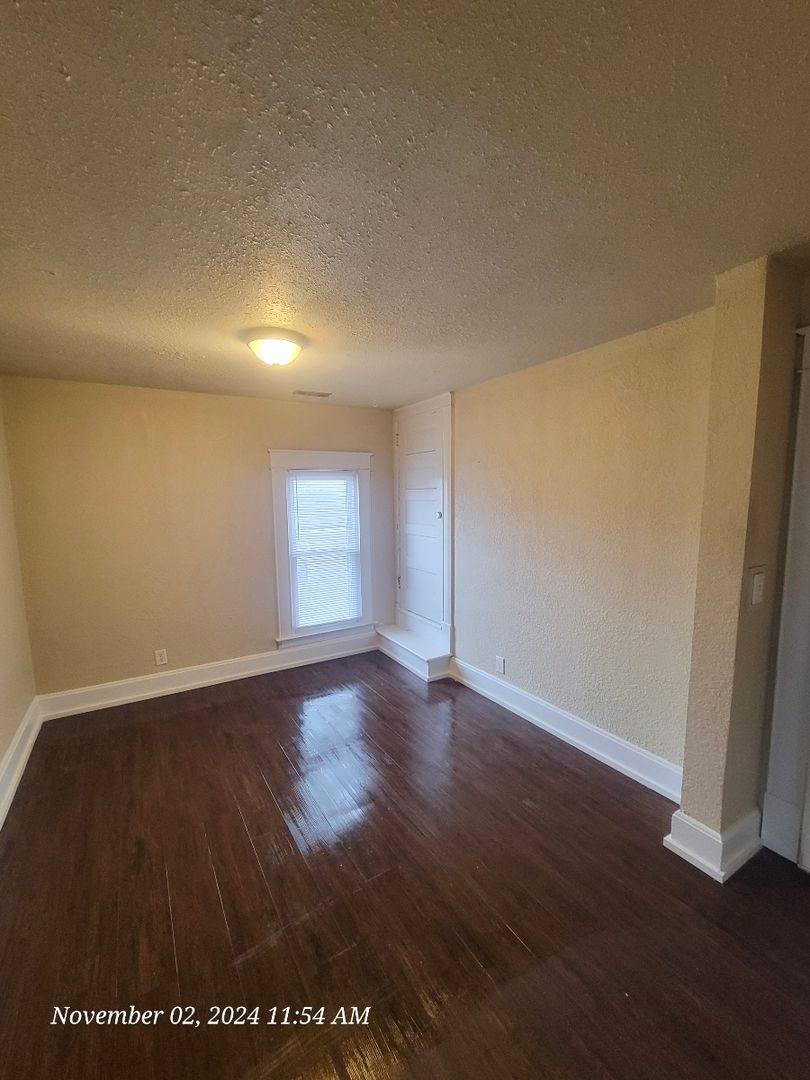 Apartment for rent at 823 S Jefferson Ave, Springfield, MO 65806