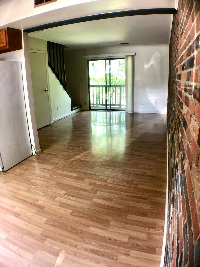 Apartment for rent at 2018 Iuka Ave, Columbus, OH 43201