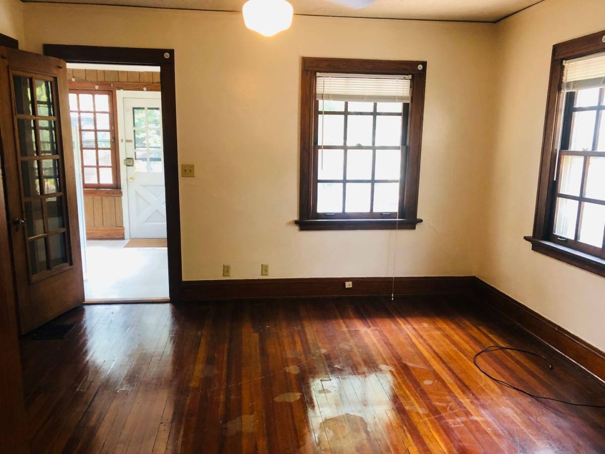 Apartment for rent at 2026 Iuka Ave, Columbus, OH 43201