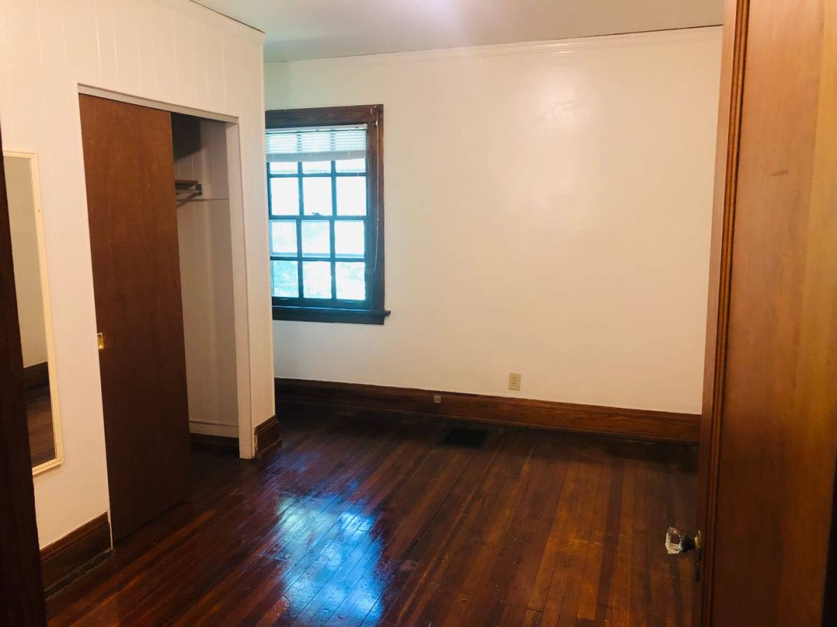 Apartment for rent at 2026 Iuka Ave, Columbus, OH 43201