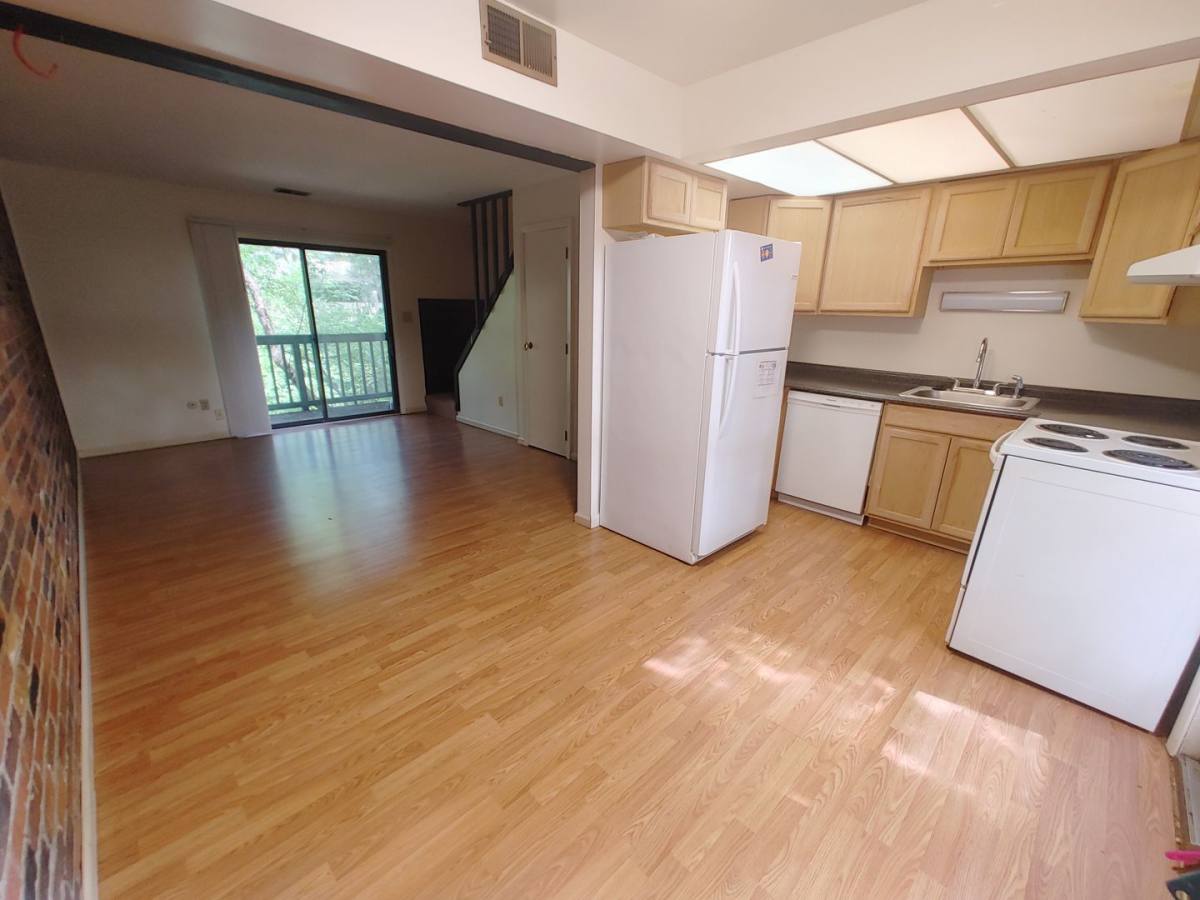 Apartment for rent at 2020 Iuka Ave, Columbus, OH 43201