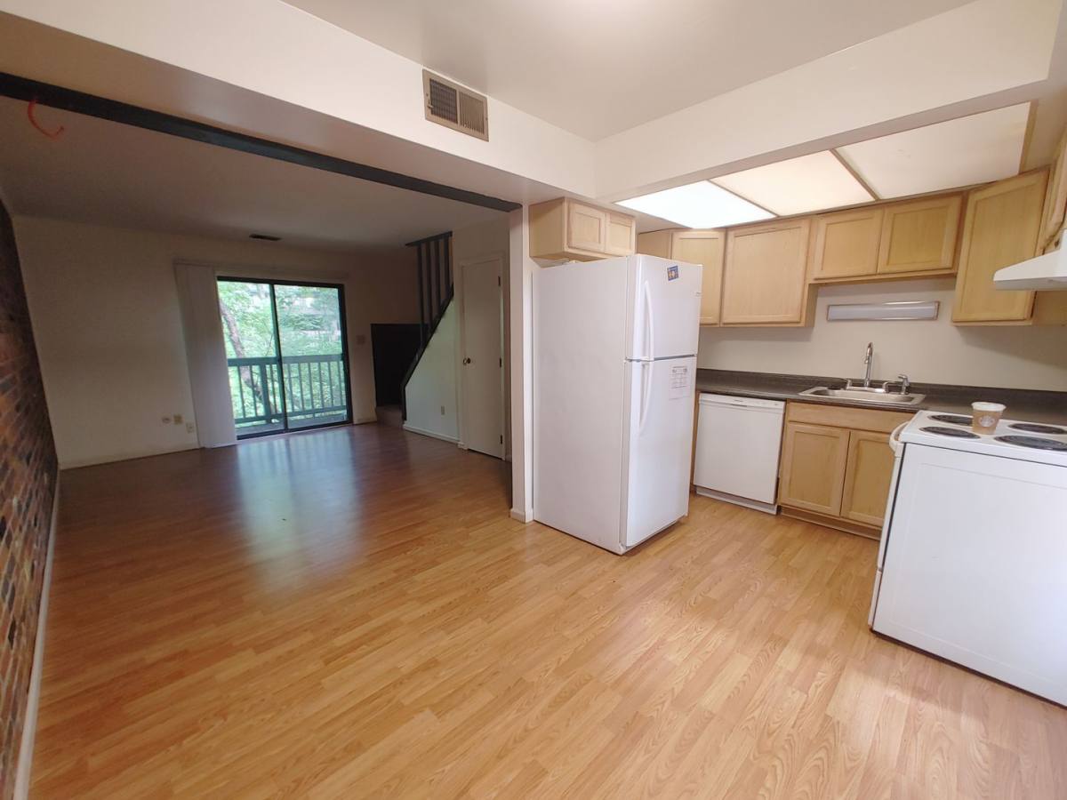 Apartment for rent at 2020 Iuka Ave, Columbus, OH 43201