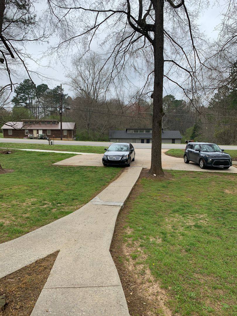 Apartment for rent at 600-602 Freeman Dr, Athens, GA 30601