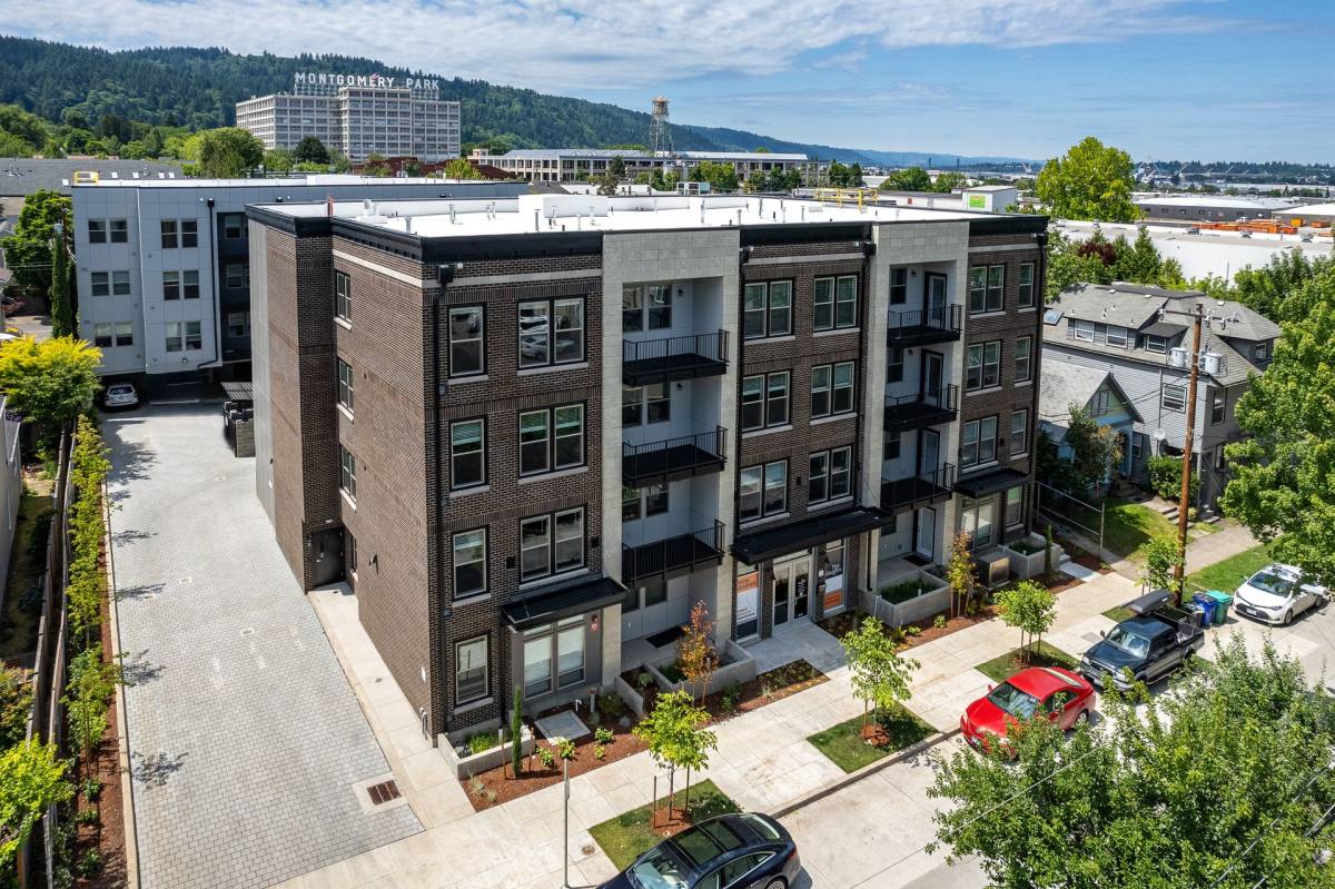 Townhouse for rent at 1940 NW 25th Ave, Portland, OR 97210