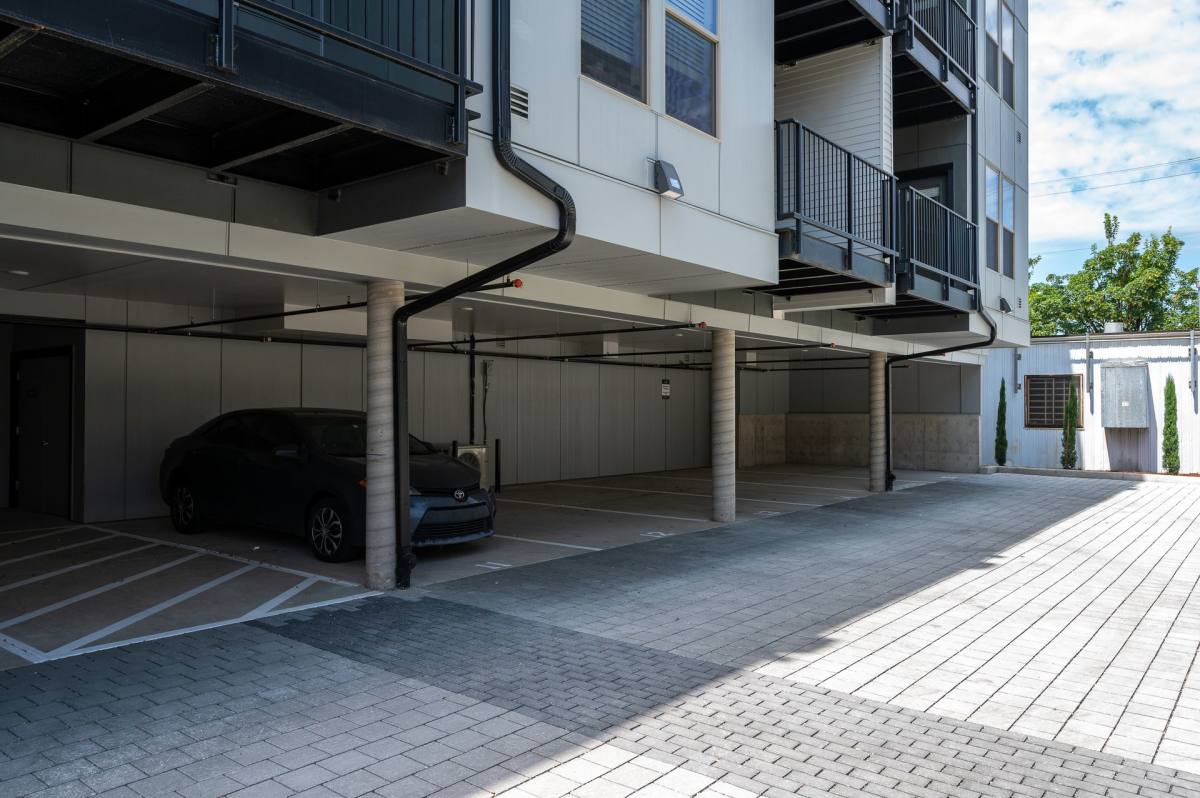 Townhouse for rent at 1940 NW 25th Ave, Portland, OR 97210